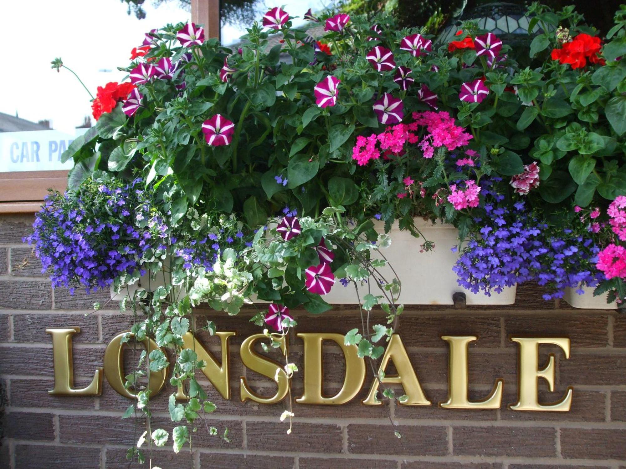 The Lonsdale — Photos 1